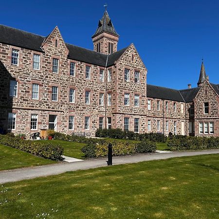 Inverness Great Glen Town House, 5 Minute Drive From Town Centre Exterior photo