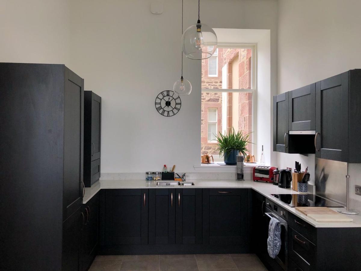 Inverness Great Glen Town House, 5 Minute Drive From Town Centre Exterior photo