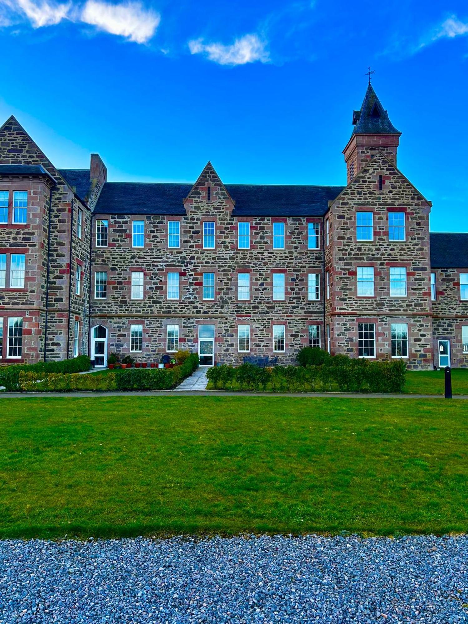 Inverness Great Glen Town House, 5 Minute Drive From Town Centre Exterior photo