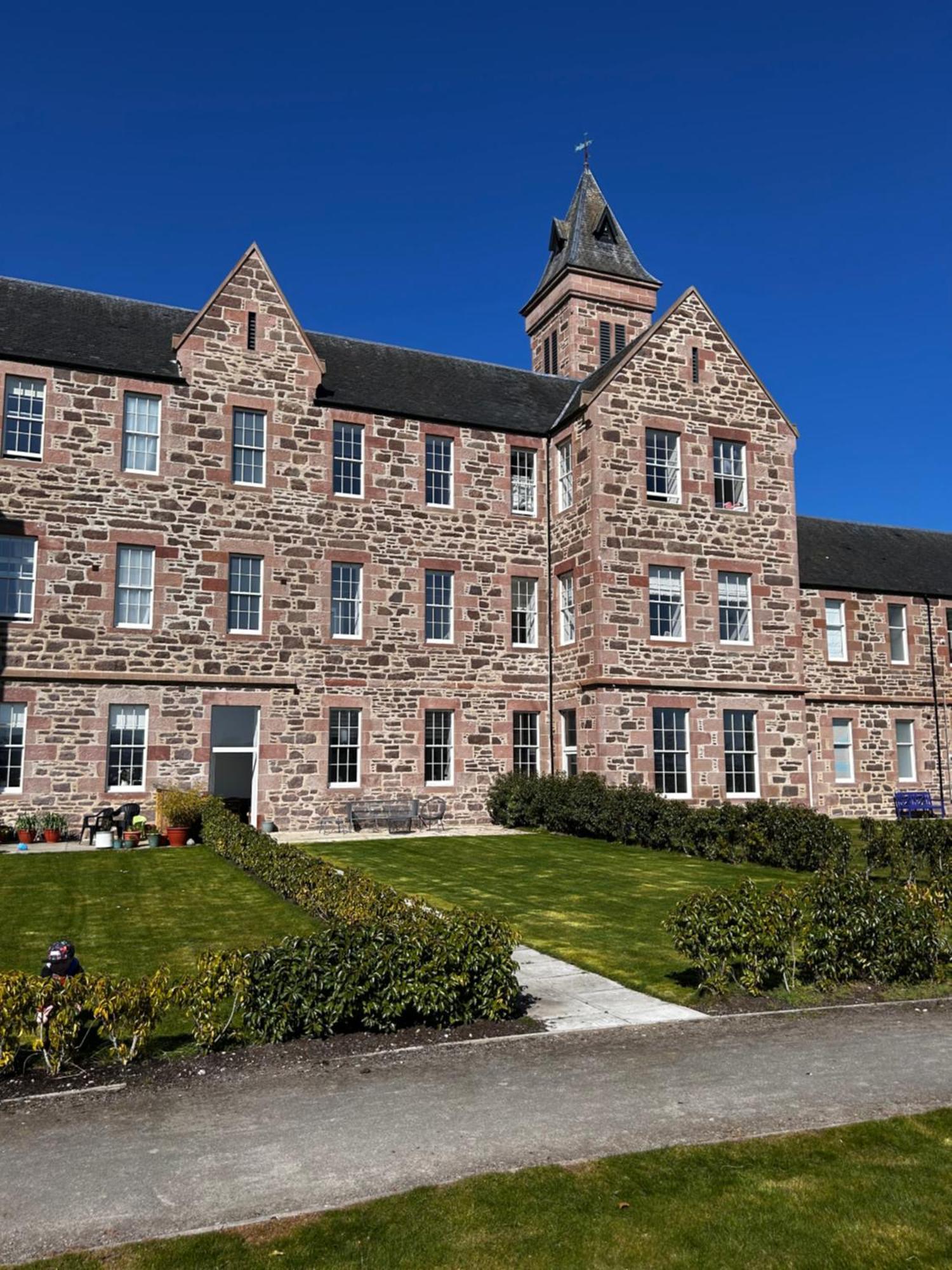 Inverness Great Glen Town House, 5 Minute Drive From Town Centre Exterior photo